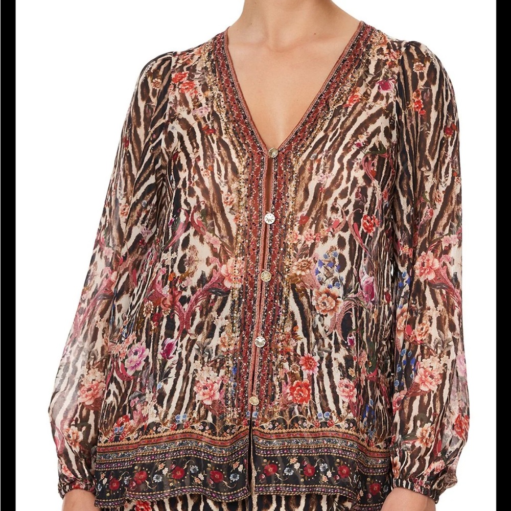 Camilla Lace Up Side Blouse Liv A Little Silk Blouse size Medium floral